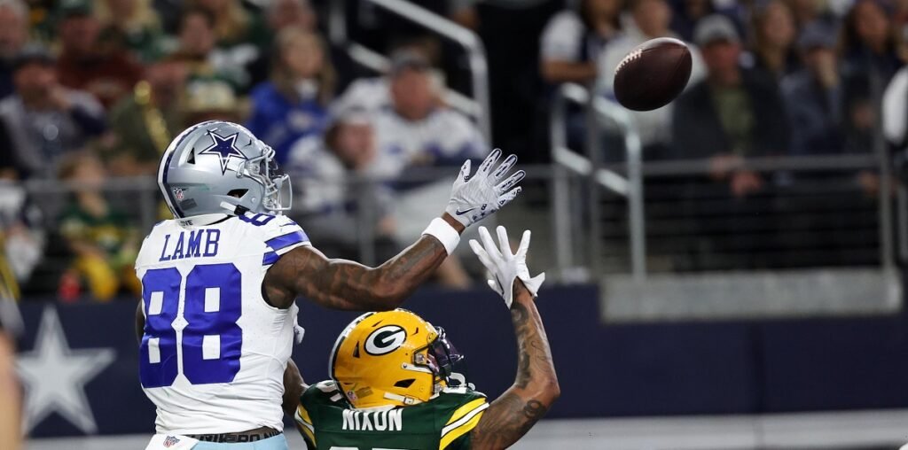 Fantasy Football Scoring: PPR vs Half PPR